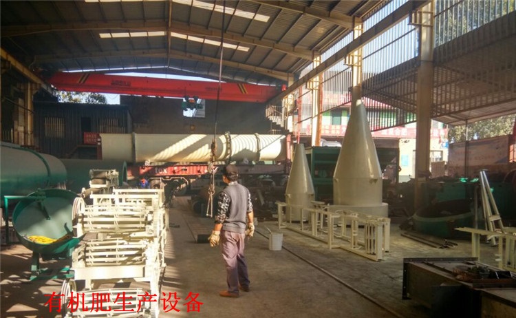 л豸